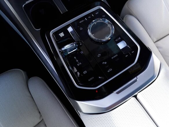2025 BMW 7 серии 740d xDrive VII (G70), серый, 15900000 рублей - вид 18