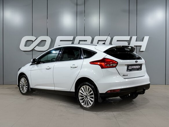 2016 Ford Focus III Рестайлинг, белый, 1399000 рублей - вид 1