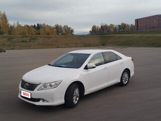 2013 Toyota Camry VII (XV50), белый, 1750000 рублей, вид 1