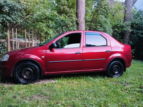 2010 Renault Logan I Рестайлинг, красный, 310000 рублей - вид 3