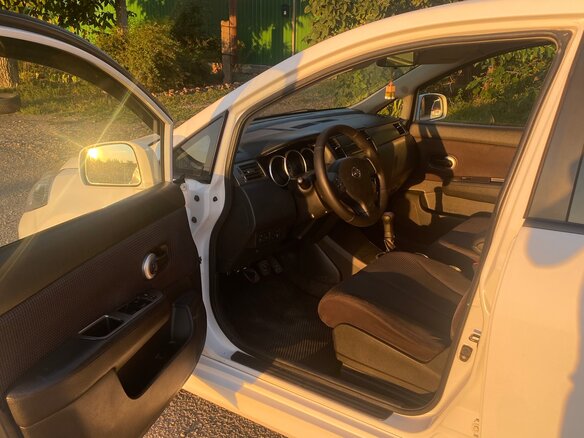 2011 Nissan Tiida I, белый, 650000 рублей - вид 6