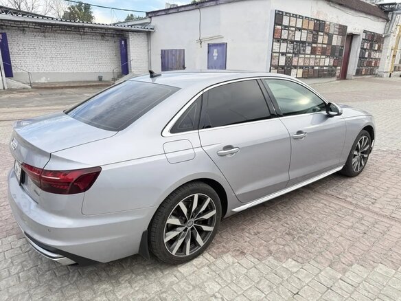 2020 Audi A4 40 TFSI V (B9) Рестайлинг, серый, 2850000 рублей - вид 2