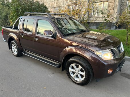 2010 Nissan Navara (Frontier) III (D40) Рестайлинг, серый, 2120000 рублей, вид 1