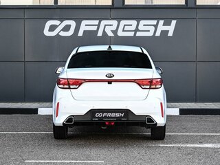 2020 Kia Rio IV, белый, 1699000 рублей, вид 4