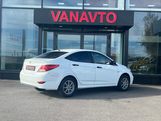 2013 Hyundai Solaris I, белый, 795000 рублей, вид 5