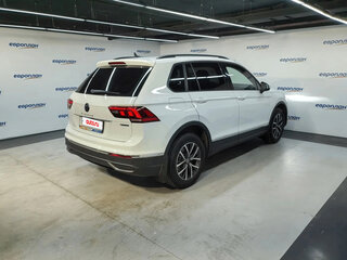 2022 Volkswagen Tiguan II Рестайлинг, белый, 3450000 рублей, вид 3