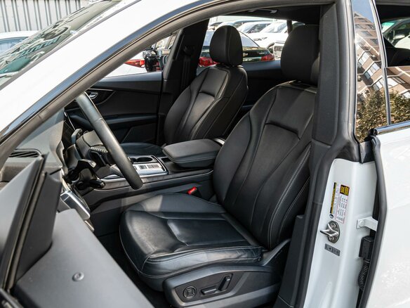 2021 Audi Q8 55 TFSI I (4M), белый, 9750000 рублей - вид 13