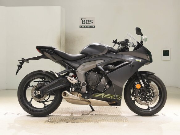 2024 Triumph Daytona 660, чёрный, 760000 рублей - вид 4