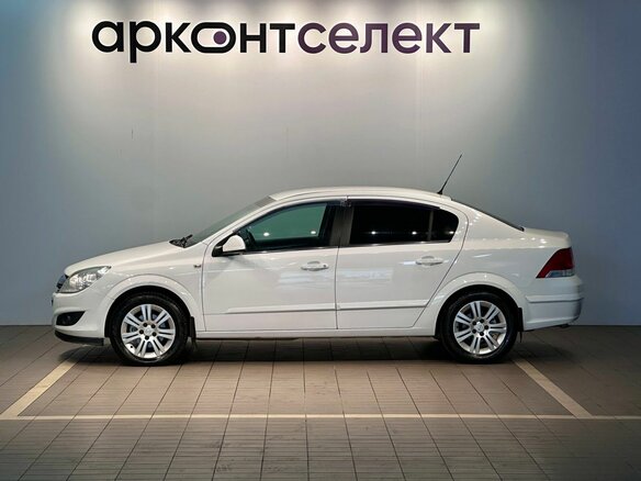 2011 Opel Astra H Рестайлинг, белый, 622000 рублей - вид 4
