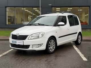 2012 Skoda Roomster I Рестайлинг, белый, 650000 рублей, вид 1