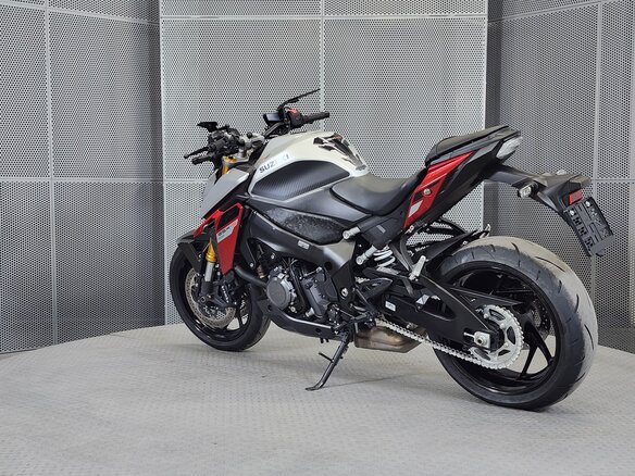 2025 Suzuki GSX-S 1000, серебристый, 1299000 рублей - вид 5