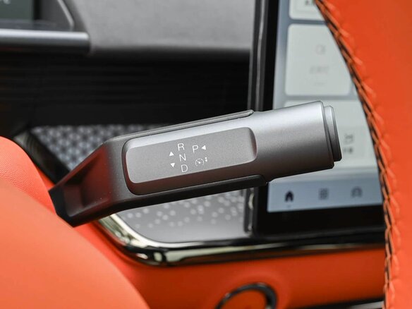 2026 Toyota bZ3X 58.3 kWh, серебристый, 2700000 рублей - вид 18