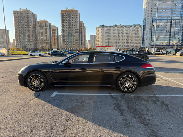 2014 Porsche Panamera 4S Executive I Рестайлинг, чёрный, 3500000 рублей - вид 2
