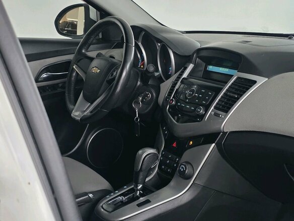 2012 Chevrolet Cruze I, белый - вид 13