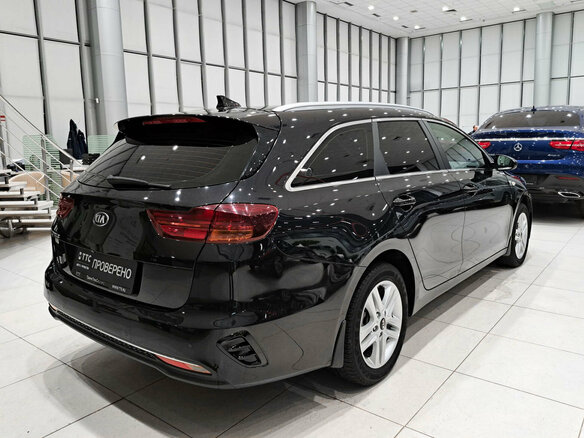 2021 Kia Ceed III Рестайлинг, чёрный, 1850000 рублей - вид 4