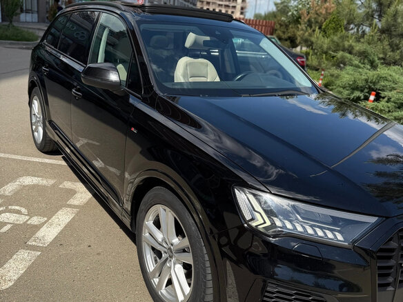 2019 Audi Q7 50 TDI II (4M) Рестайлинг, чёрный, 5400000 рублей - вид 1