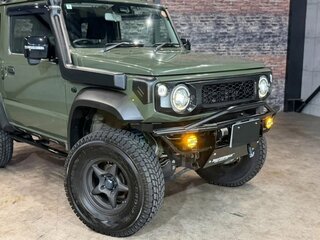 2023 Suzuki Jimny Sierra IV, зелёный, 1563000 рублей, вид 2