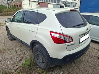 2013 Nissan Qashqai I Рестайлинг, белый, 862000 рублей, вид 4