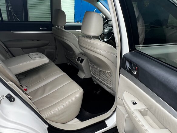 2012 Subaru Outback IV Рестайлинг, белый, 1500000 рублей - вид 12