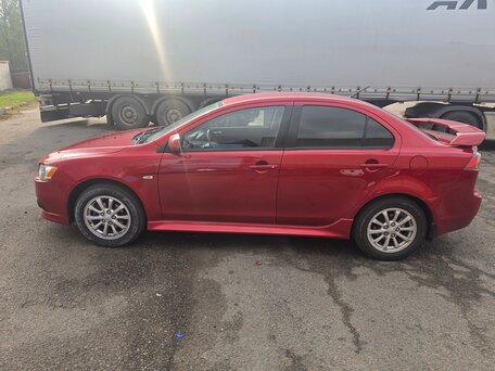 2013 Mitsubishi Lancer X Рестайлинг, красный, 900000 рублей, вид 2
