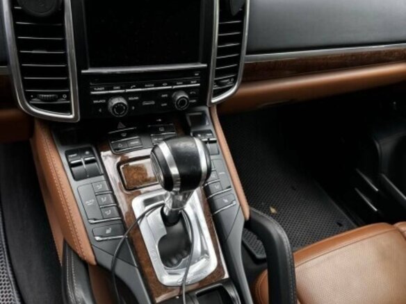 2011 Porsche Cayenne S II (958), чёрный, 2000000 рублей - вид 8
