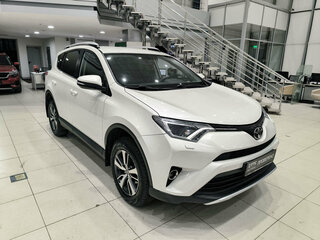 2016 Toyota RAV4 IV (XA40) Рестайлинг, белый, 2150000 рублей, вид 3