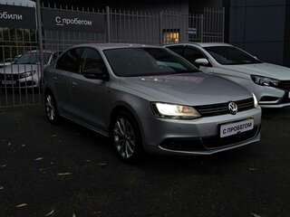 2013 Volkswagen Jetta VI, серебристый, 1090000 рублей, вид 1