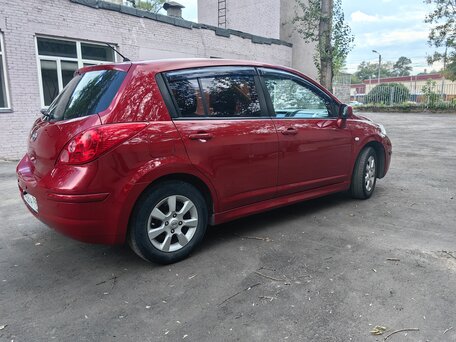 2011 Nissan Tiida I Рестайлинг, красный, 705000 рублей, вид 4