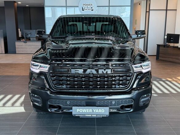 2026 Ram 1500 Crew Cab eTorque V Рестайлинг, чёрный - вид 2