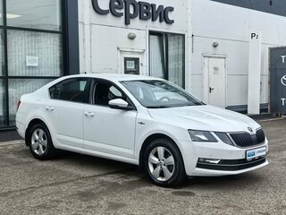 2020 Skoda Octavia III (A7) Рестайлинг, белый, 1750000 рублей, вид 3
