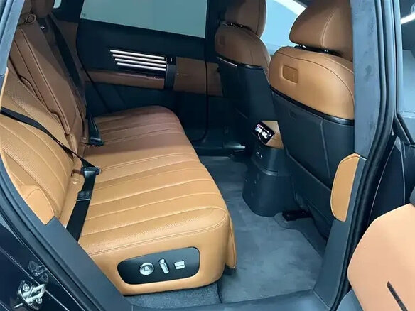 2026 Audi E7X, чёрный - вид 15