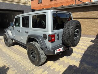 2024 Jeep Wrangler IV (JL) Рестайлинг, серебристый, 6500000 рублей, вид 4
