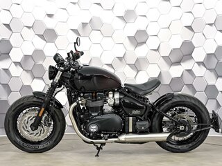 2024 Triumph Bonneville Bobber, чёрный, 1500000 рублей, вид 4