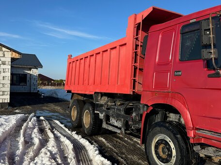 2007 Sinotruk Howo A5, красный, 1550000 рублей, вид 4