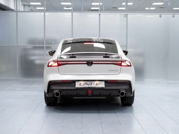 2024 Changan UNI-V I, белый, 2650000 рублей - вид 4