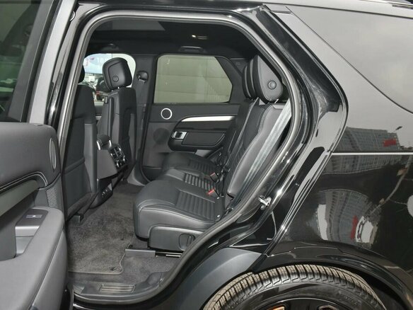 2025 Land Rover Discovery P360 V Рестайлинг, чёрный, 13270000 рублей - вид 17