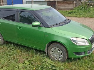 2011 Skoda Fabia II Рестайлинг, зелёный, 400000 рублей, вид 3