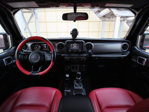 2020 Jeep Wrangler IV (JL), чёрный, 4995000 рублей - вид 9
