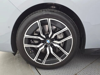 2026 BMW 7 серии 740 xDrive VII (G70) Рестайлинг, голубой, 16770000 рублей, вид 5