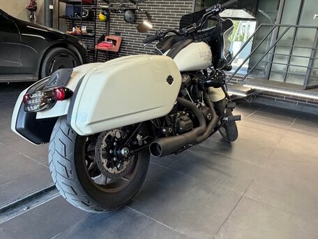 2023 Harley-Davidson Low Rider ST, белый, 1920000 рублей, вид 3