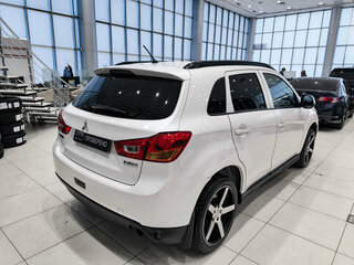 2013 Mitsubishi ASX I Рестайлинг, белый, 850000 рублей, вид 5