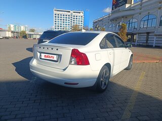 2011 Volvo S40 II Рестайлинг, белый, 850000 рублей, вид 3