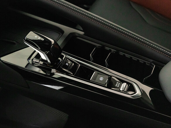 2026 Geely Coolray I Рестайлинг 2, пурпурный, 2964900 рублей - вид 30