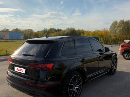 2021 Audi Q7 45 TDI II (4M) Рестайлинг, чёрный, 6950000 рублей, вид 4