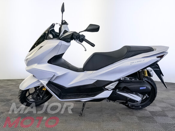 2026 Honda PCX 160, белый, 499900 рублей - вид 4