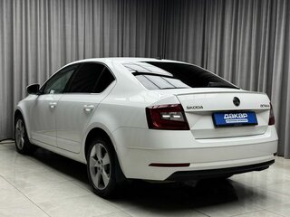 2019 Skoda Octavia III (A7) Рестайлинг, белый, 2229000 рублей, вид 5