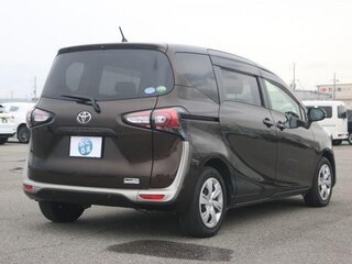 2021 Toyota Sienta II Рестайлинг, коричневый, 1117009 рублей, вид 5