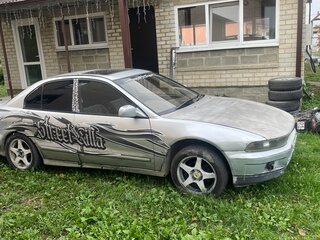 1998 Mitsubishi Galant VIII, серебристый, 140000 рублей, вид 3