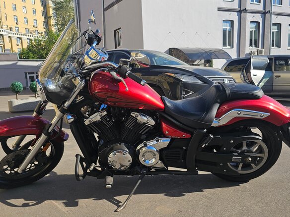 2011 Yamaha XVS1300, красный, 950000 рублей