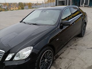 2010 Mercedes-Benz E-Класс 200 5G-Tronic IV (W212, S212, C207), чёрный, 1200000 рублей, вид 3